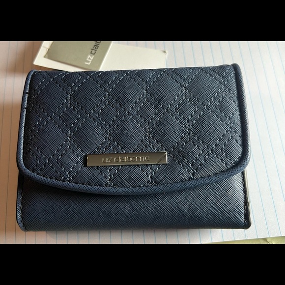 Liz Claiborne Handbags - NWT- Liz Claiborne Wallet